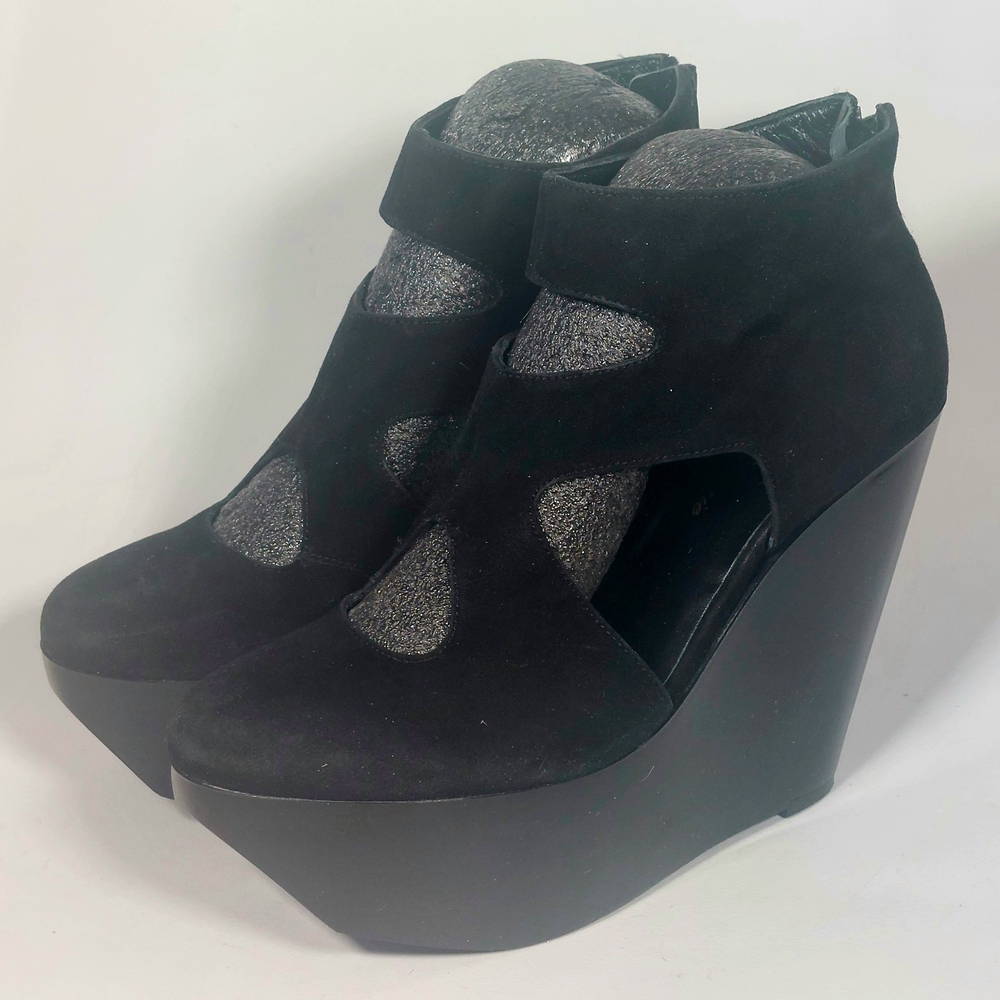 Robert Clergerie Black Cutout Suede Wedge Pumps, 10/fits small EUC